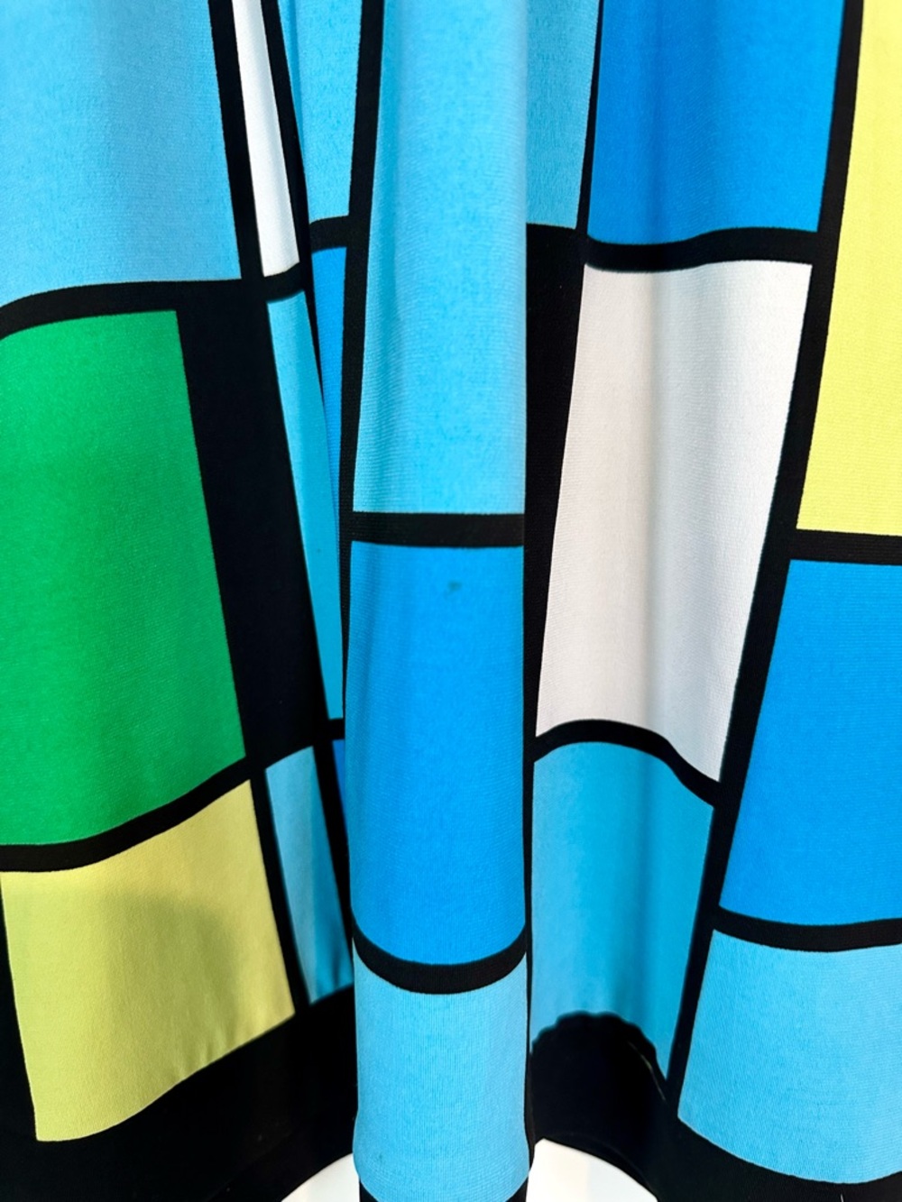 Sandra & Andre Blue & Green Geometric Sleeveless Tank with Black Bead Trim - L - Picture 4 of 6
